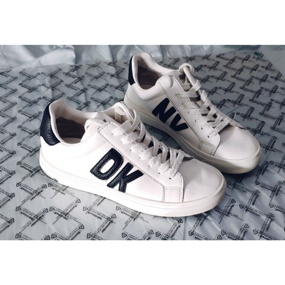 Dkny Womens Abeni Court Sneakers White - Ships Same Business Day!